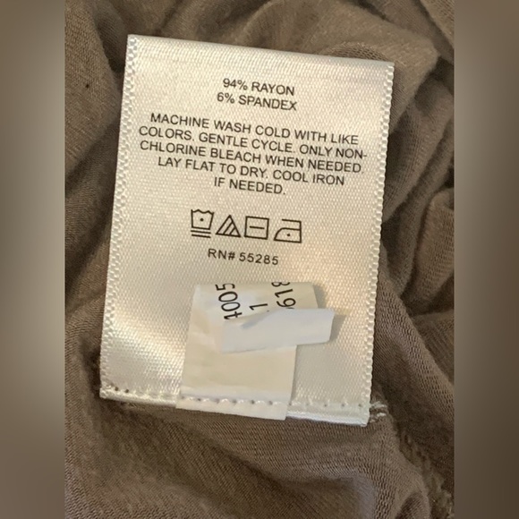 Express Twist Front Relaxed Long Sleeve Tee (size L) - Picture 5 of 8